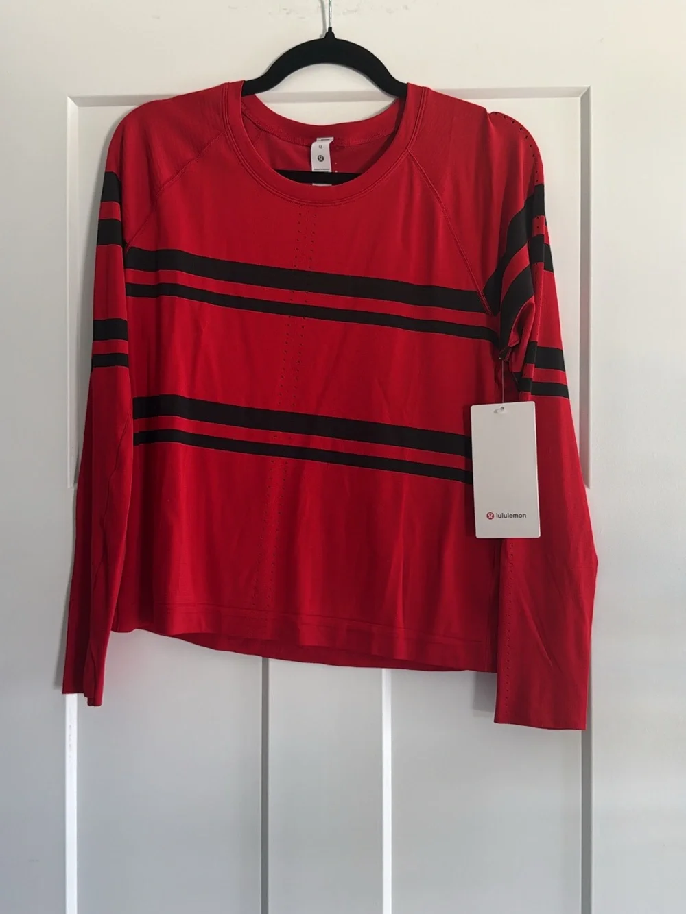 lululemon Size 12 Swiftly Tech Long Sleeve 2.0 Race/Waist Length T-Shirt